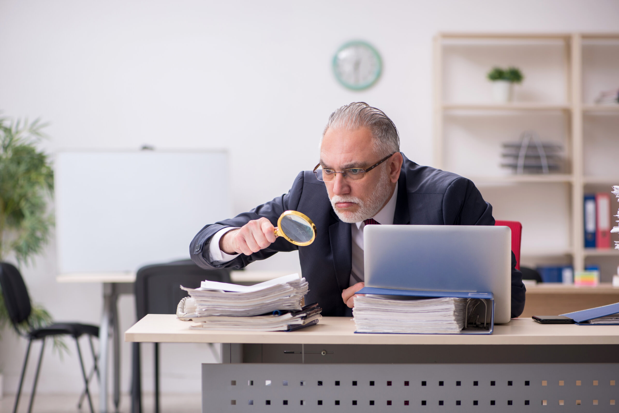 man trying to find employees